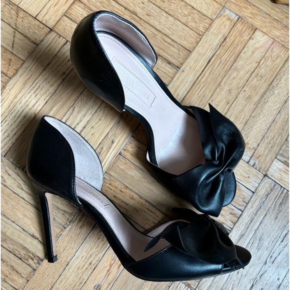 Avec les Filles Jada Peep Toe Pump with Bow in Black - Picture 5 of 7